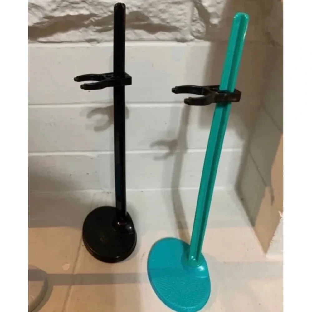 4 Monster High Doll Stands‎